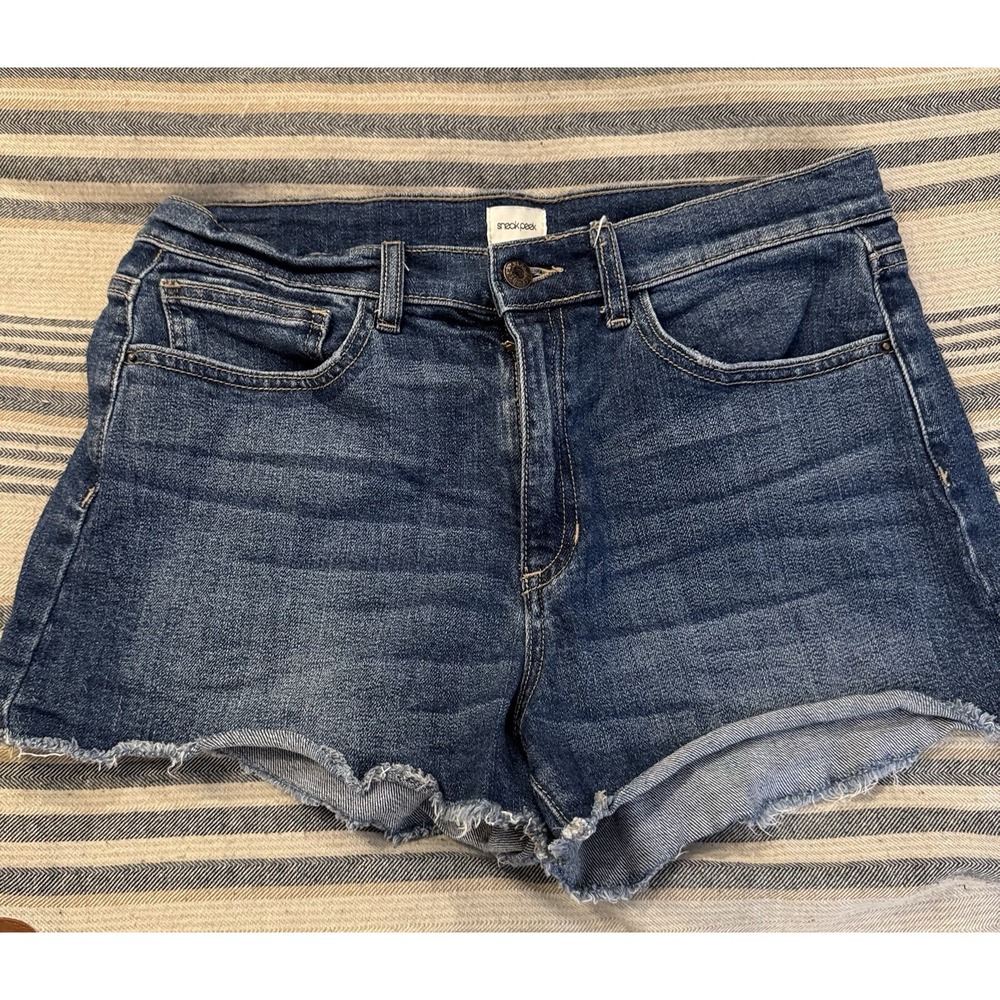 Sneak Peak Womens  denim Shorts Sz medium 30 W X 2" Inseam Cut Offs